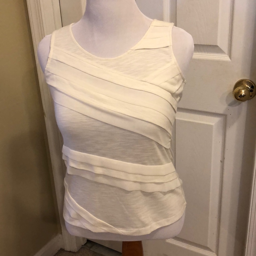 COLDWATER CREEK Cream Sleeveless Top Size Small